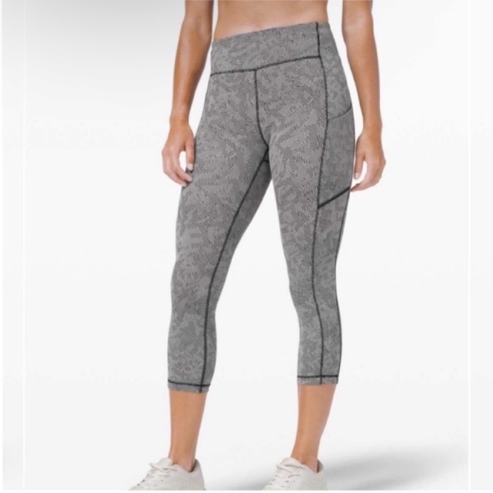 Rare Lululemon Seawheeze Speed Up Crop 21"